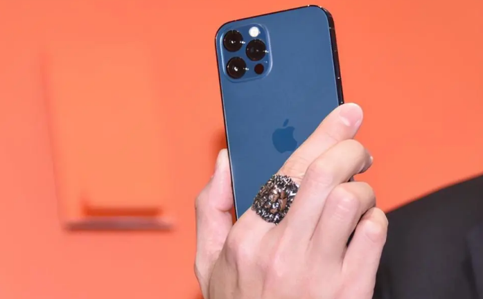云阳苹果手机维修分享iPhone12系列重启方法教程 